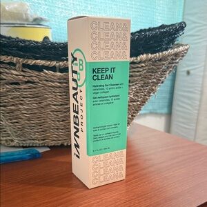 Keep It Clean Hydrating Gel Cleanser - Green & Cream